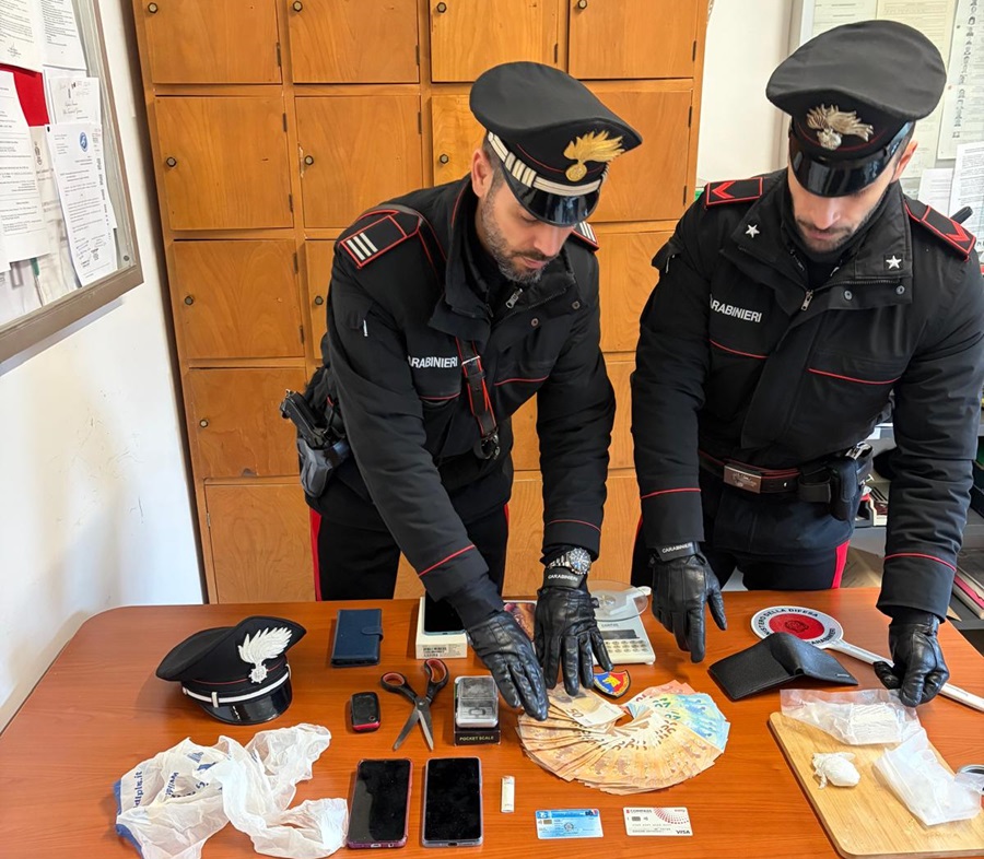 GAGLIOLE – Arrestato un pregiudicato per detenzione e spaccio di stupefacenti.