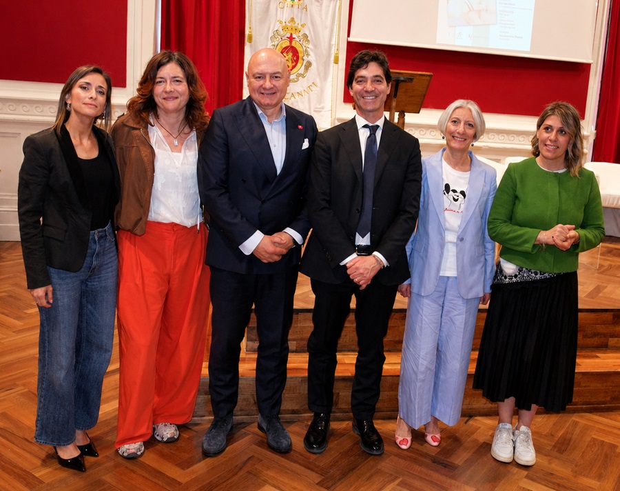 Recanati. Successo per la presentazione del nuovo libro “L’Assessora inattesa” di Rita Soccio