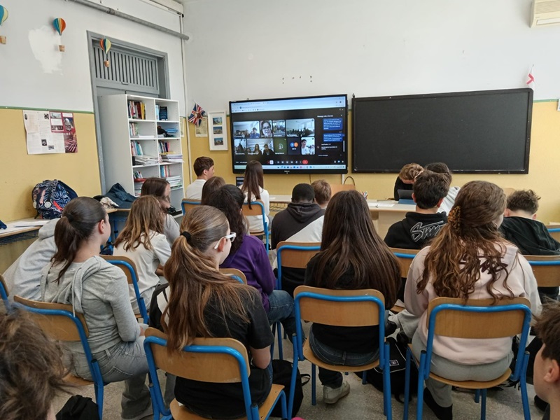 Loreto, la “Lotto” parla europeo: successo internazionale per l’I.C. Solari
