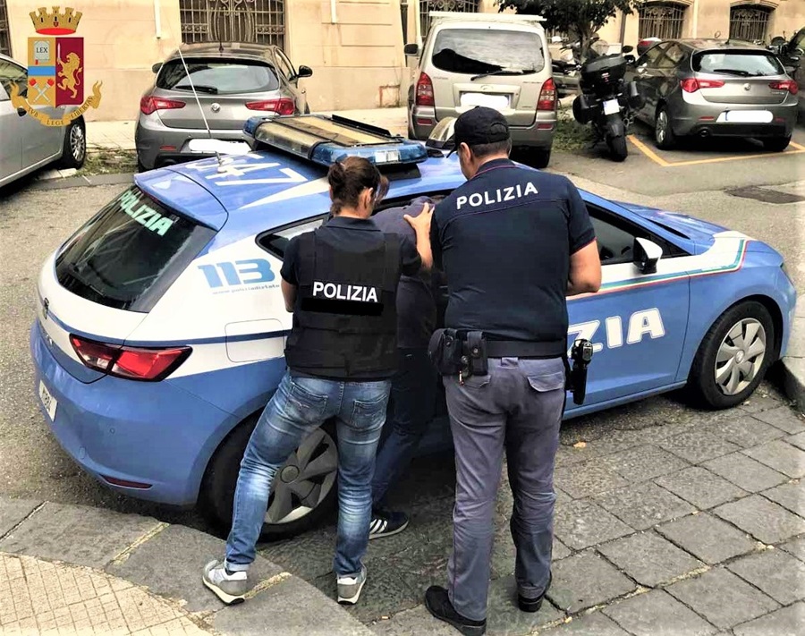 Arrestato dalla Polizia di Stato cittadino moldavo per possesso di documenti falsi