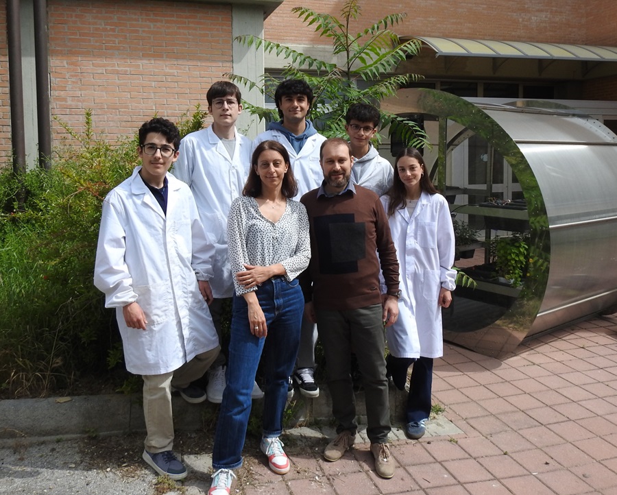 Il Liceo Leopardi di Recanati trionfa a “Mad for Science”: vinti 75mila euro per il laboratorio scientifico