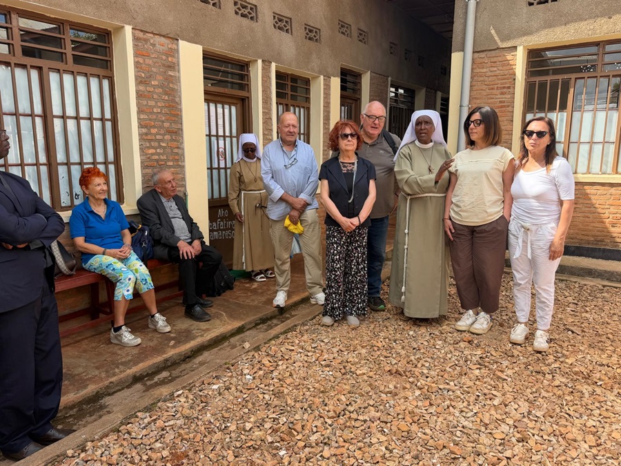 Inaugurato in Burundi il Centro sanitario materno-infantile: missione umanitaria di Sermirr di Recanati e Sermit di Tolentino
