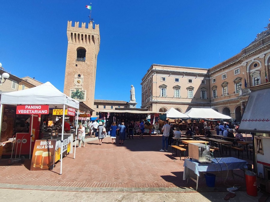 Fiera di San Vito a Recanati: i Carabinieri incastrano il ladro di smartphone: un 18enne di Loreto