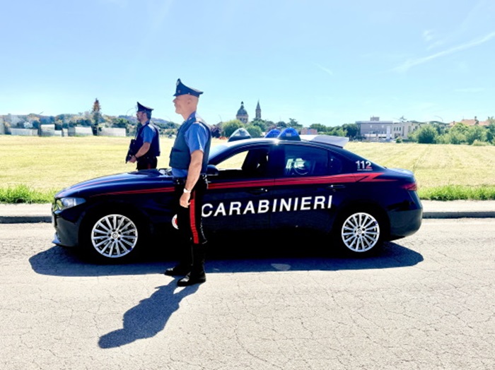 Osimo, furto su auto in sosta. I Carabinieri risolvono il caso in sole 48 ore. Una denuncia