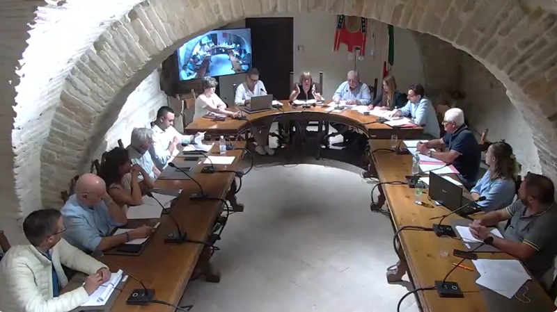 Consiglio Comunale di Montefano: approvato a larga maggioranza l’Ordine del Giorno contro la discarica. Mandato pieno e tempestivo al Sindaco per la tutela del territorio.