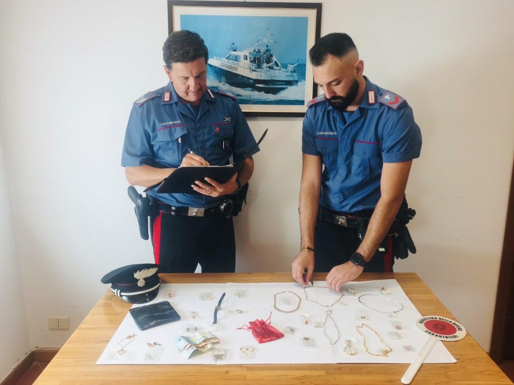 Castelfidardo – Oro per 7mila euro nascosto sotto il sedile dell’auto, 40enne denunciato per ricettazione